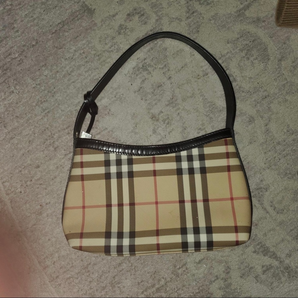 Burberry purse